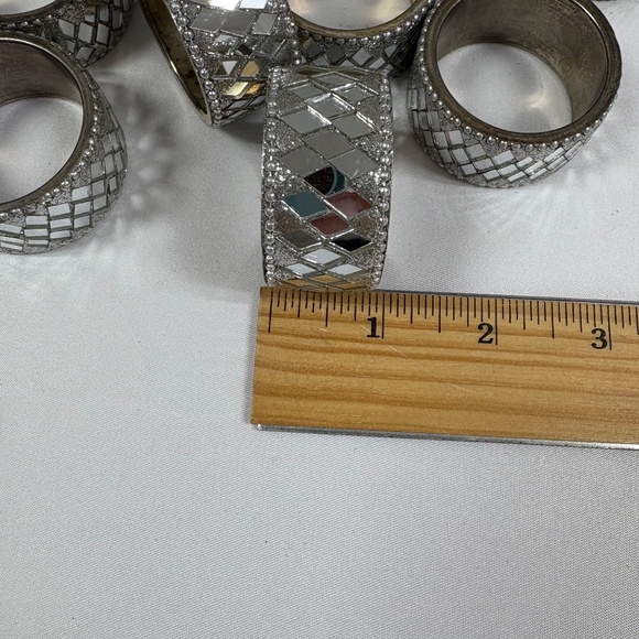 Vintage Touch Set of 12 Stainless Steel Mirrored Rhinestone Napkins Ring. - Picture 7 of 7